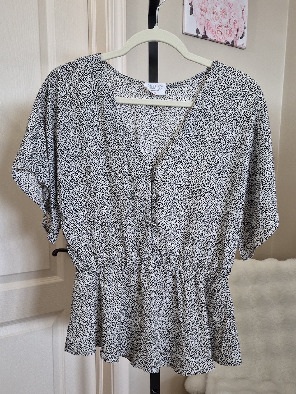 Sienna Sky Black and White Speckled V-Neck Peplum Blouse Size M